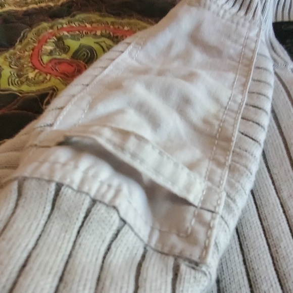 Calvin Klein Sweater - Picture 5 of 6